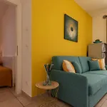Lovely Ground-floor With Fenced Garden Бібіоне