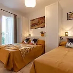 Lovely Ground-floor With Fenced Garden Apartmán