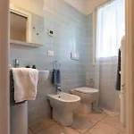 Lovely Ground-floor With Fenced Garden Апартаменти *