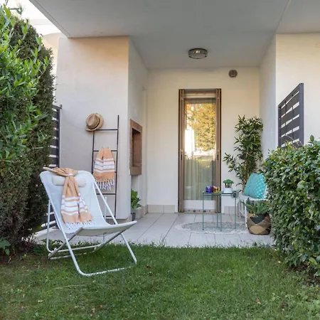 Lovely Flat With Shared Pool And Solarum Апартаменти *