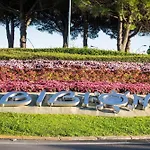 Апартаменты Lovely Ground-floor With Fenced Garden *