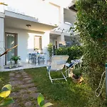Lovely Ground-floor With Fenced Garden Apartman Bibione