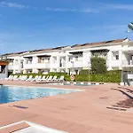 Lovely Ground-floor With Fenced Garden Apartman