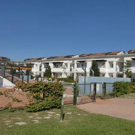 Lovely Ground-floor With Fenced Garden * Бибионе