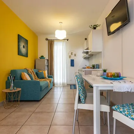 Διαμέρισμα Lovely Flat With Shared Pool And Solarum *