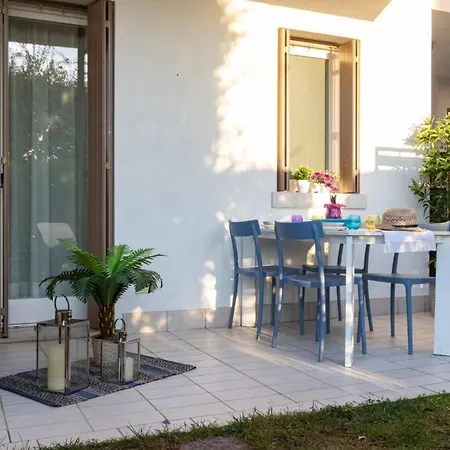 Lovely Flat With Shared Pool And Solarum Διαμέρισμα *