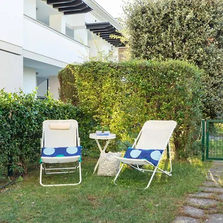 Lovely Flat With Shared Pool And Solarum Μπιμπιόνε