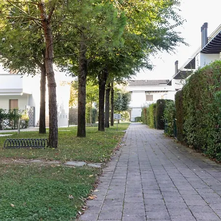 Διαμέρισμα Lovely Flat With Shared Pool And Solarum