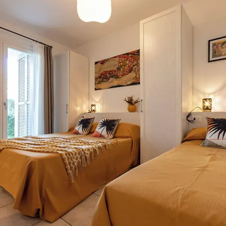 Διαμέρισμα Lovely Flat With Shared Pool And Solarum *