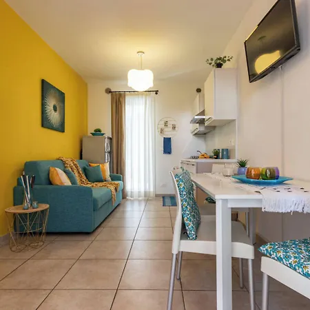 Διαμέρισμα Lovely Flat With Shared Pool And Solarum