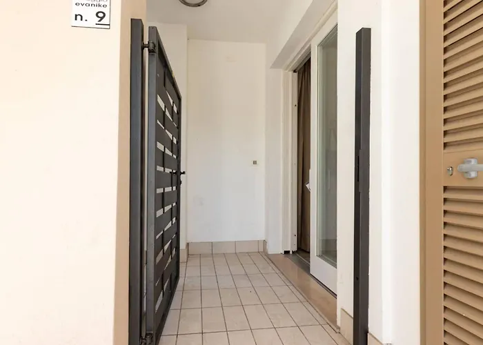 Lovely Ground-floor With Fenced Garden *