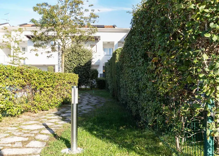 Lovely Ground-floor With Fenced Garden Appartement *